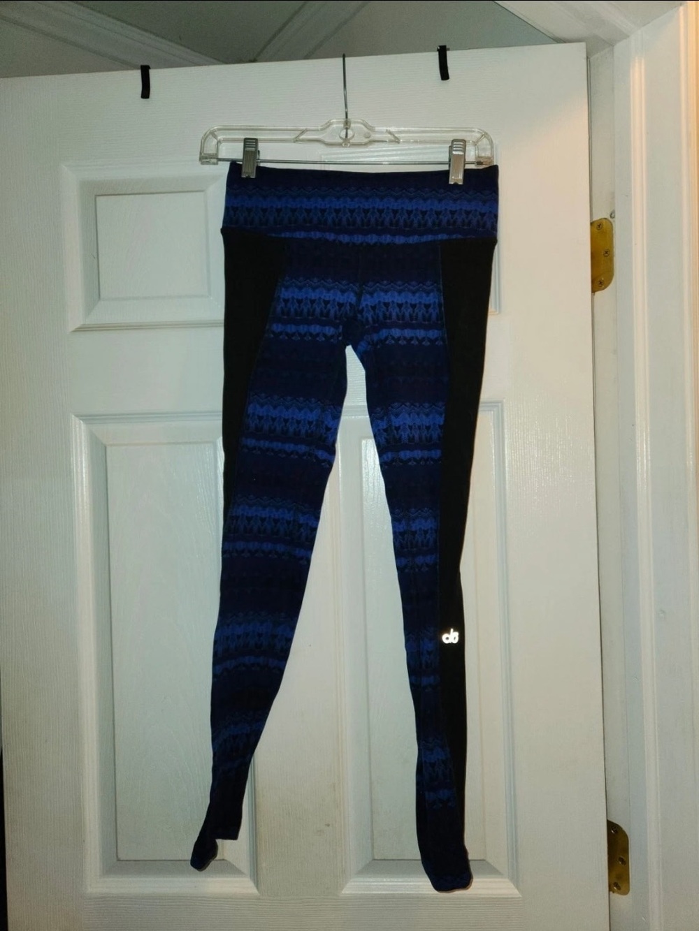 ALO Yoga Illusion 3 Tribal print leggings Arctic Royalty Blue Black Pant size XS - Picture 2 of 6